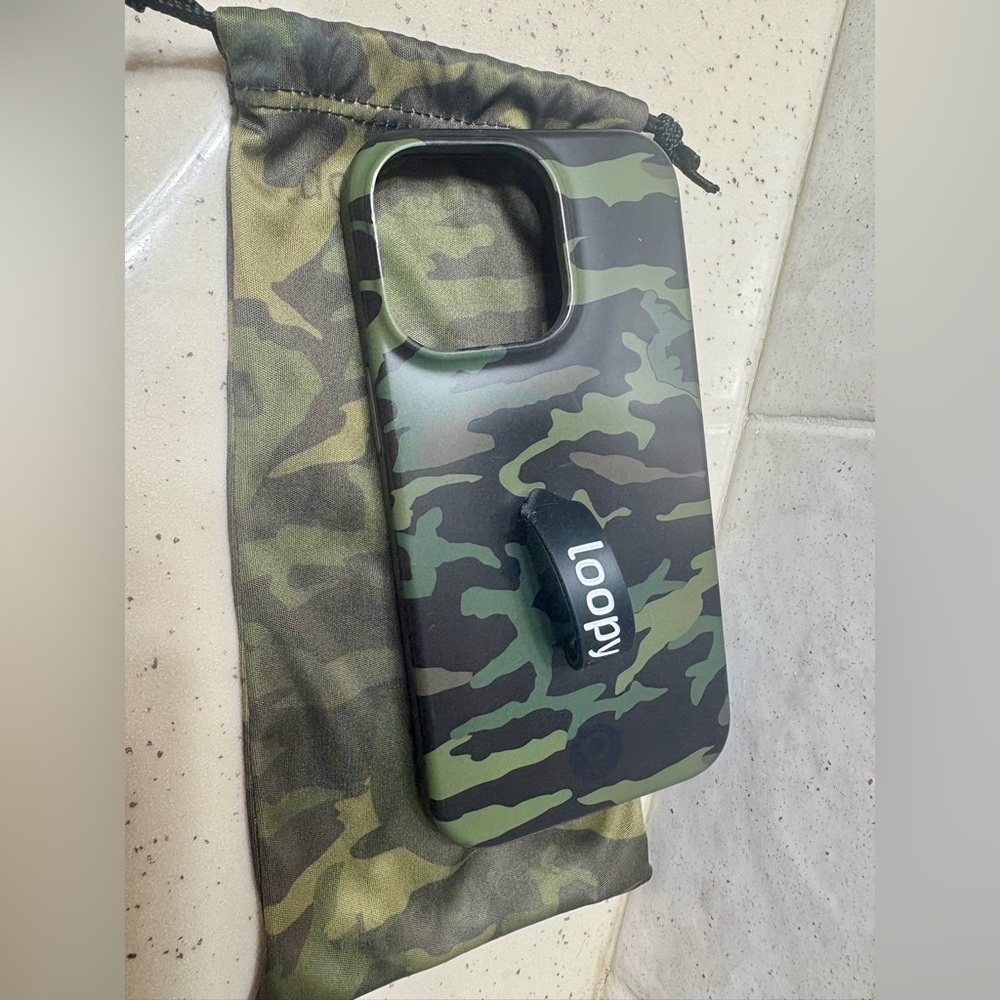 Loopy Case Green Camouflage Phone Case w Black Loop